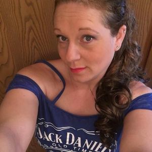 Meet your Posher, Maura